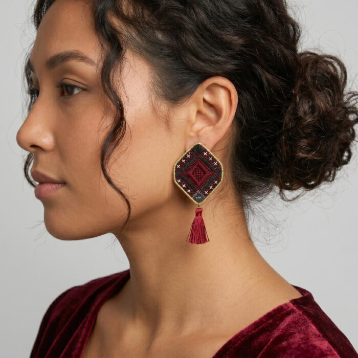 گوشواره سوزن‌دوزی منگوله‌دار تیس — Embroidered Tassel Earrings