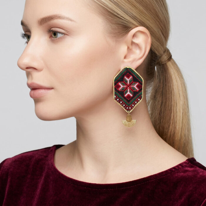 گوشواره سوزن‌دوزی پلاک استیل تیس — Embroidered Stainless Steel Pendant Earrings
