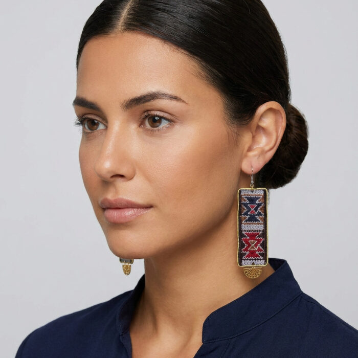گوشواره سوزن‌دوزی پلاک استیل تیس — Embroidered Stainless Steel Pendant Earrings