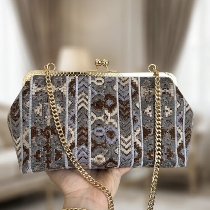 کیف دهانه فلزی --- kiss lock frame bag with embroidery