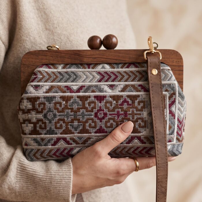 کیف چوبی فریم دار --- clasp frame bag