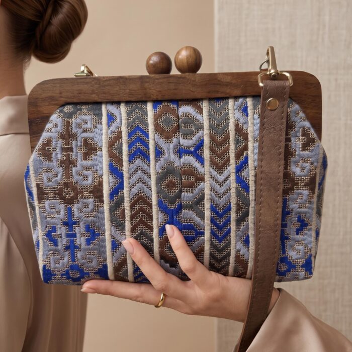 کیف دهانه چوبی -- wooden frame clutch bag